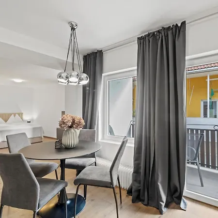 Apartment Farawayhomes Bruck An Der #4