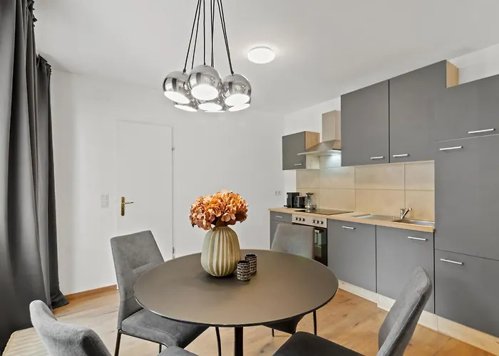 Farawayhomes Bruck An Der #4 *